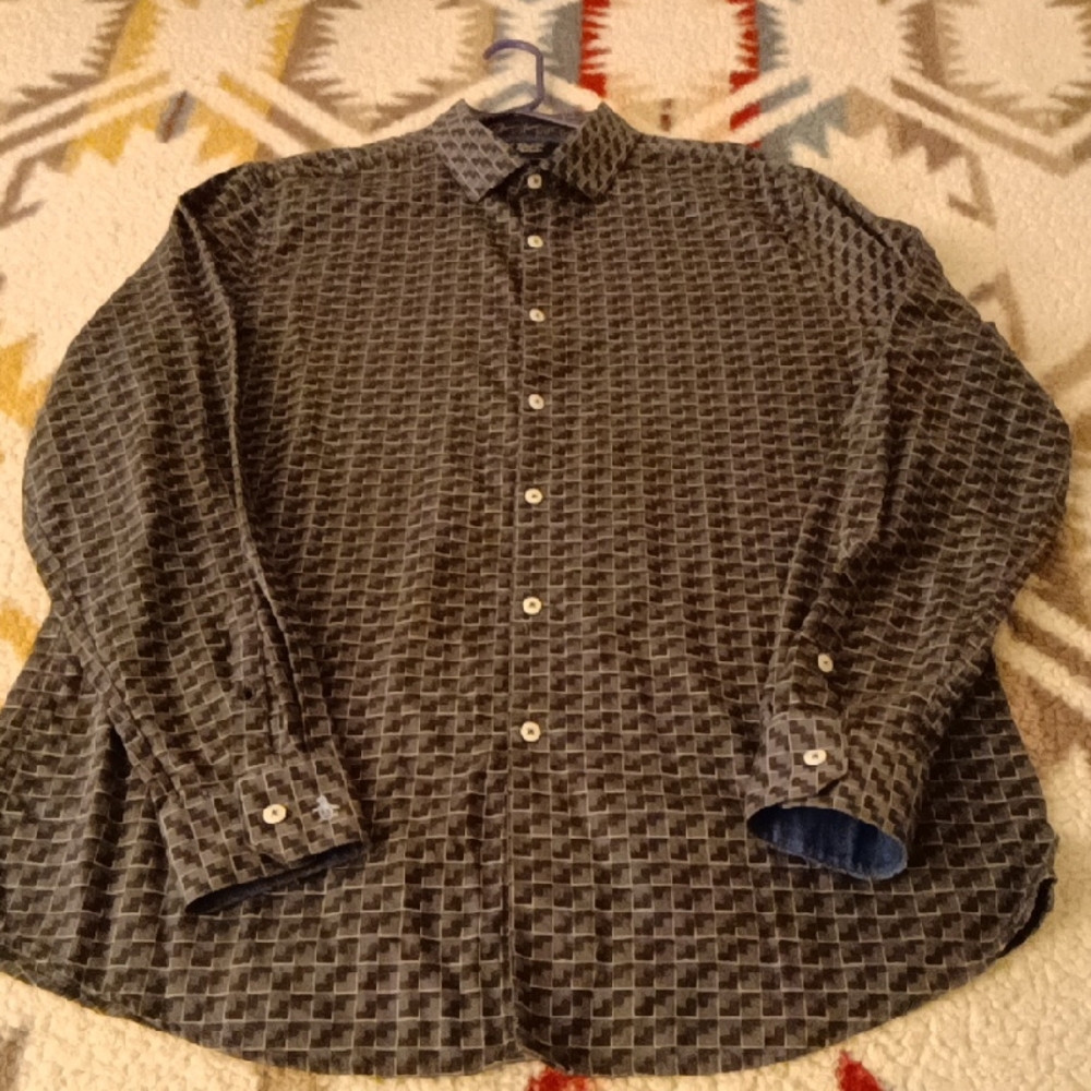 Men's Black and Gray Patterned Button-Down Shirt